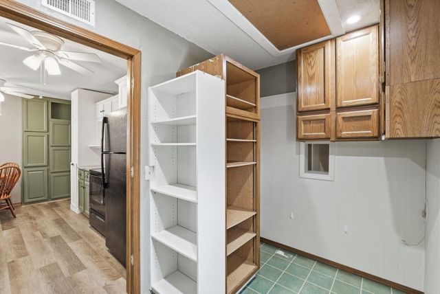 1612 W 29th St S, Wichita, KS 67217