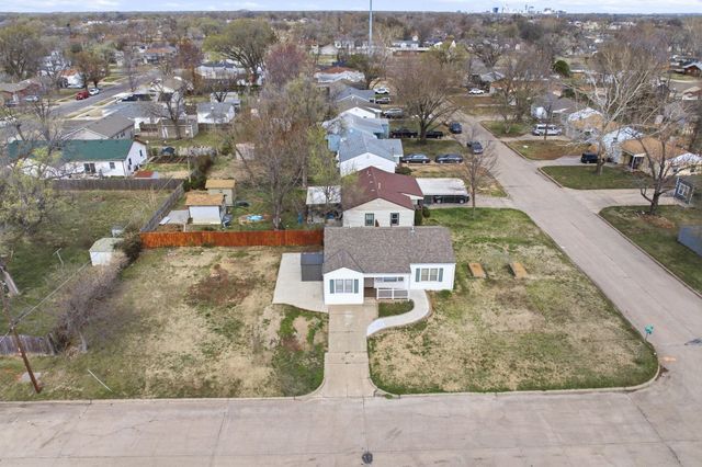 1612 W 29th St S, Wichita, KS 67217