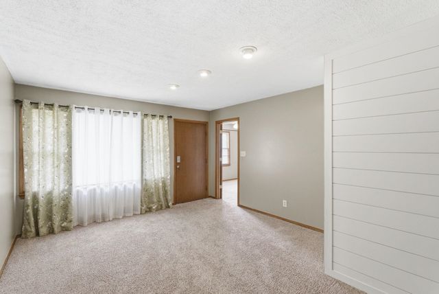 1612 W 29th St S, Wichita, KS 67217