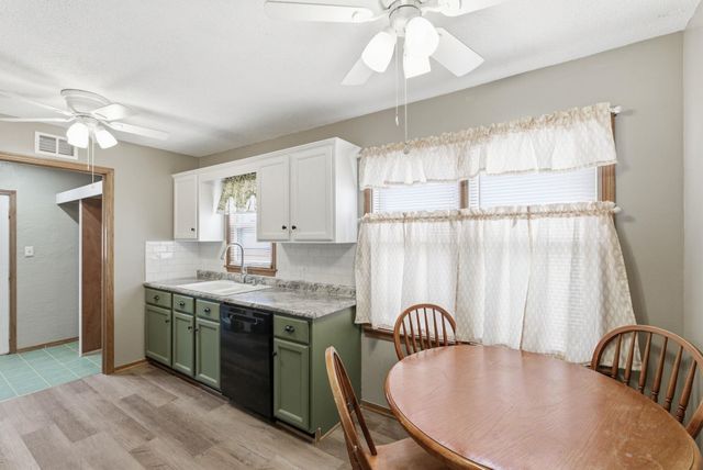 1612 W 29th St S, Wichita, KS 67217