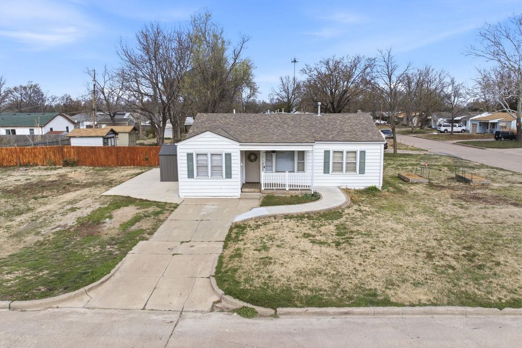 1612 W 29th St S, Wichita, KS 67217