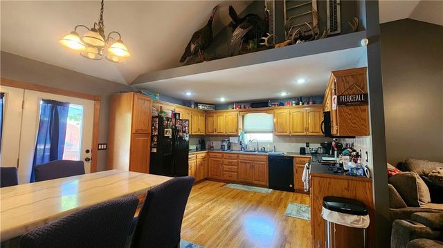 19504 Woodsbury Street, Independence, MO 64058