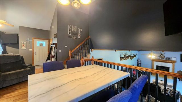 19504 Woodsbury Street, Independence, MO 64058