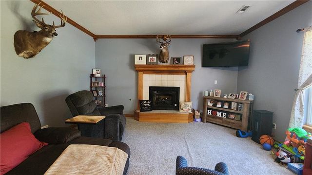 19504 Woodsbury Street, Independence, MO 64058