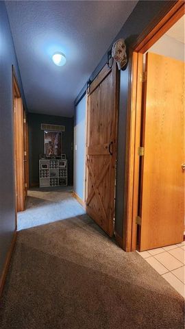 19504 Woodsbury Street, Independence, MO 64058