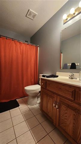 19504 Woodsbury Street, Independence, MO 64058