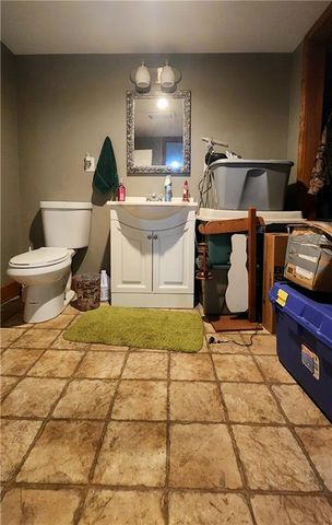19504 Woodsbury Street, Independence, MO 64058