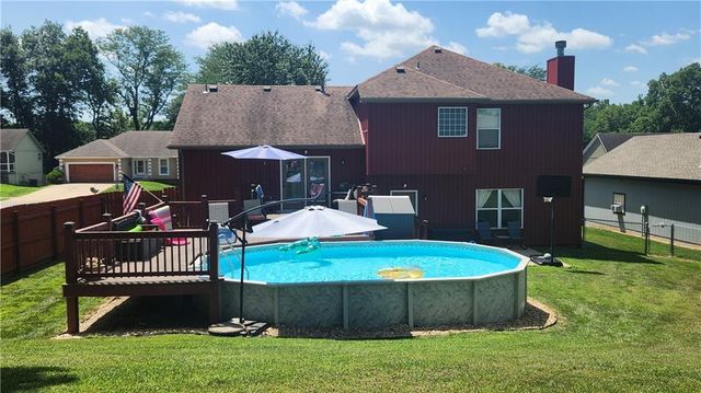 19504 Woodsbury Street, Independence, MO 64058