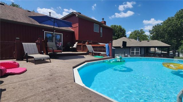 19504 Woodsbury Street, Independence, MO 64058