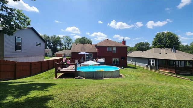 19504 Woodsbury Street, Independence, MO 64058