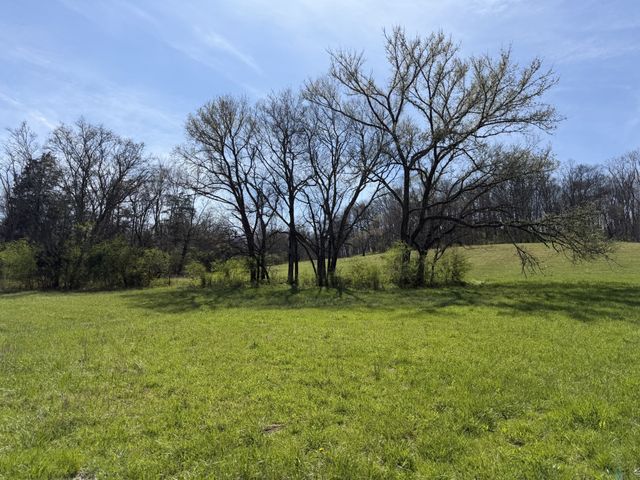23 Fly Rd, Santa Fe, TN 38482
