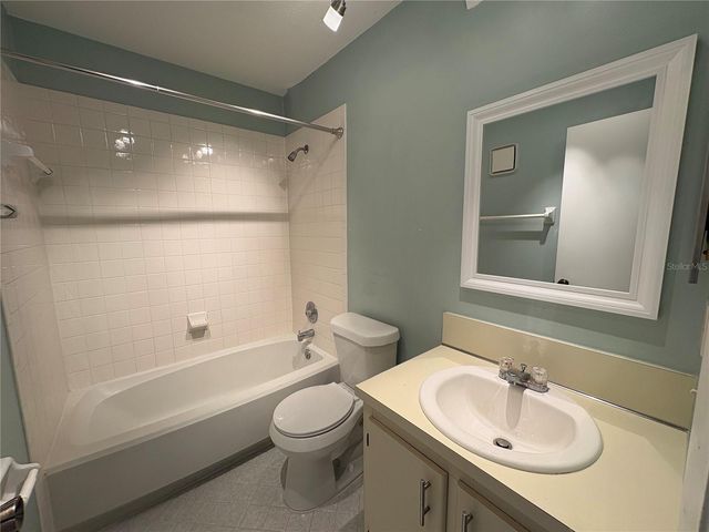 2683 OAK PARK WAY 214, Orlando, FL 32822