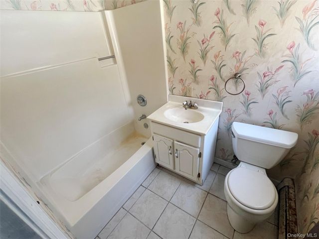 6 Vanessa Lane, Staatsburg, NY 12580