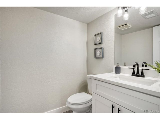 15195 E Bails Pl, Aurora, CO 80012