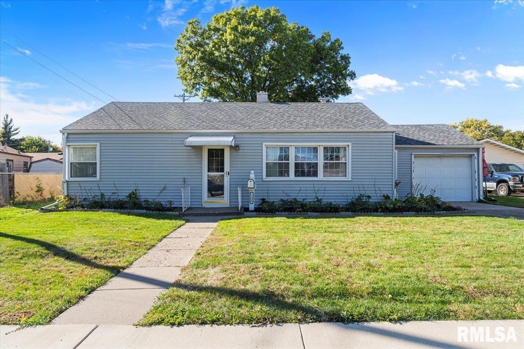 1208 18TH Street, Bettendorf, IA 52722