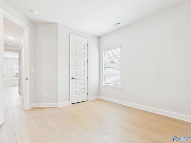 22567 Donahue Drive, Athens, AL 35613