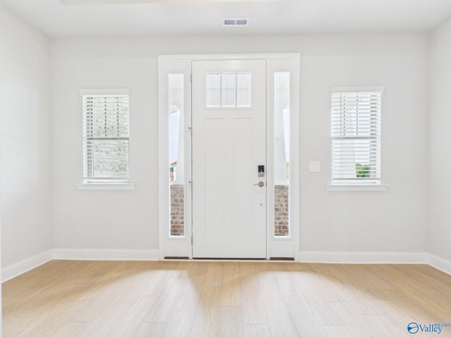 22567 Donahue Drive, Athens, AL 35613