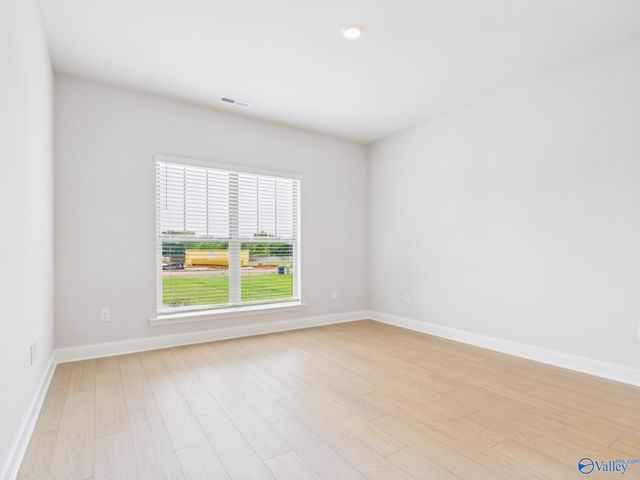 22567 Donahue Drive, Athens, AL 35613
