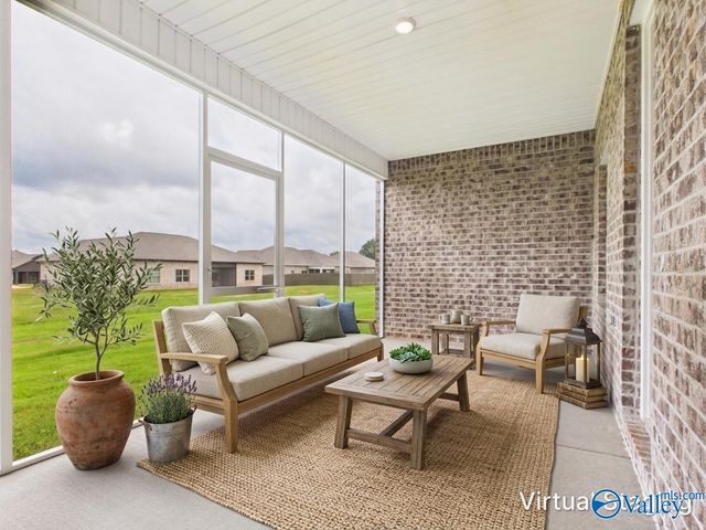 22567 Donahue Drive, Athens, AL 35613