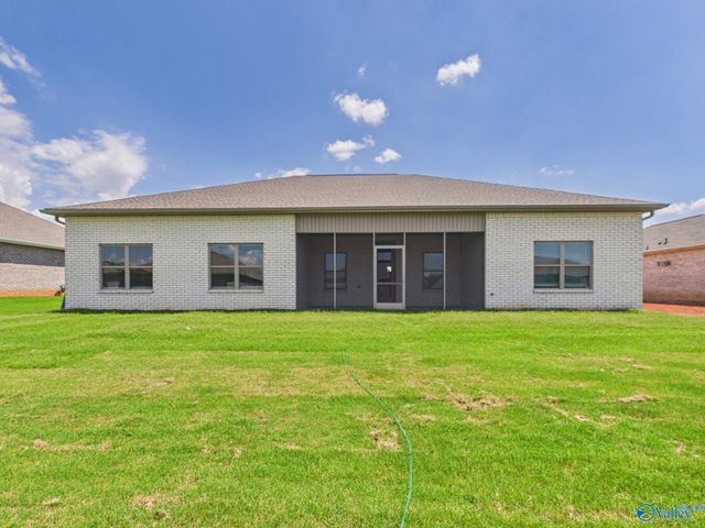 22567 Donahue Drive, Athens, AL 35613