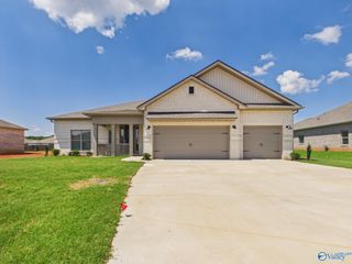 22567 Donahue Drive, Athens, AL 35613