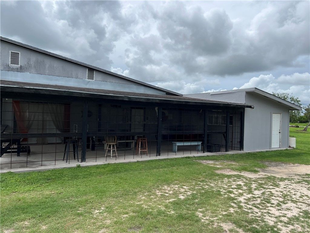 501 Danforth St, Woodsboro, TX 78393 — photo 5