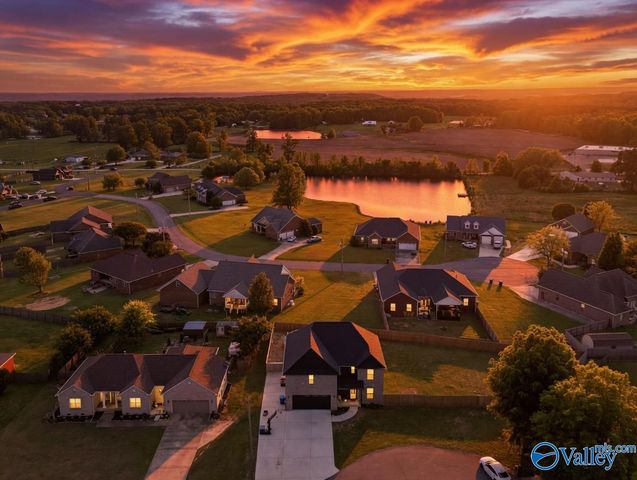 123 Emma Place, Grant, AL 35747