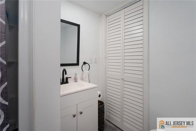 984 New Dover Road, Edison, NJ 08820