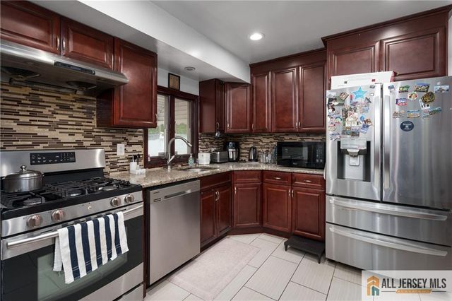 984 New Dover Road, Edison, NJ 08820