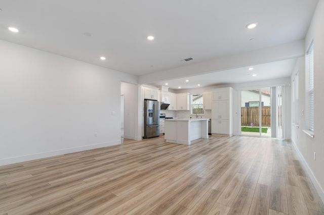 8333 Kyler Rd, Elk Grove, CA 95757