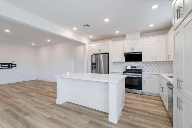 8333 Kyler Rd, Elk Grove, CA 95757