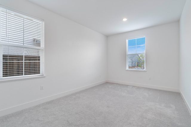 8333 Kyler Rd, Elk Grove, CA 95757