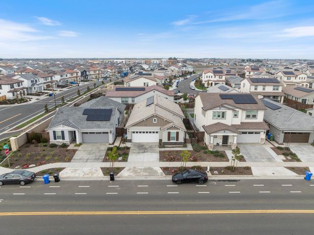 8333 Kyler Rd, Elk Grove, CA 95757