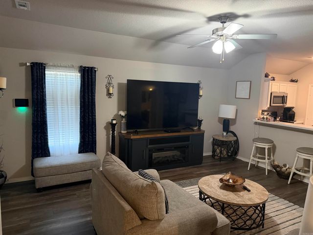 25 Swayze Rhys Ln., Cabot, AR 72023