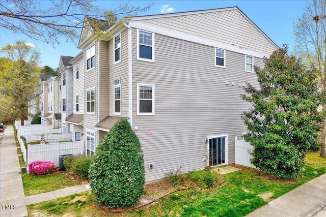 8641 Neuse Club Lane 110, Raleigh, NC 27616