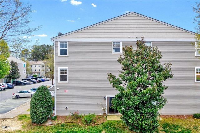 8641 Neuse Club Lane 110, Raleigh, NC 27616
