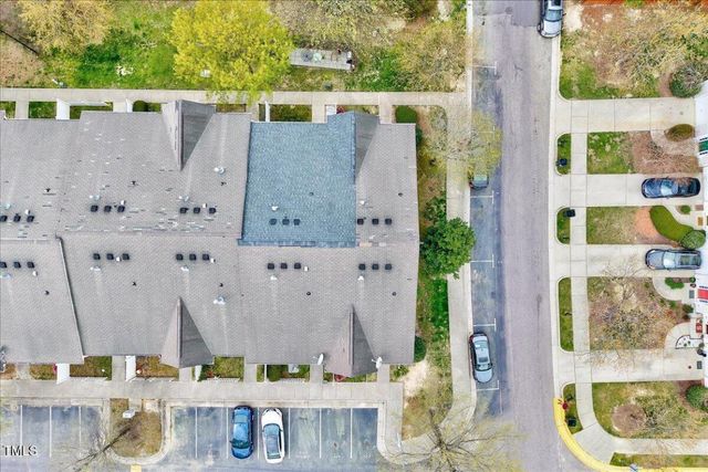 8641 Neuse Club Lane 110, Raleigh, NC 27616