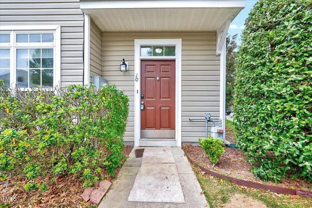 8641 Neuse Club Lane 110, Raleigh, NC 27616
