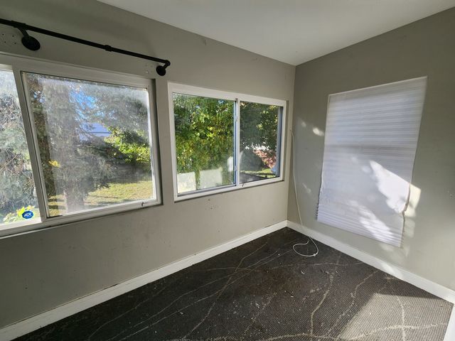 9350 S MANISTEE Avenue, Chicago, IL 60617