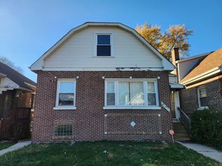 9350 S MANISTEE Avenue, Chicago, IL 60617