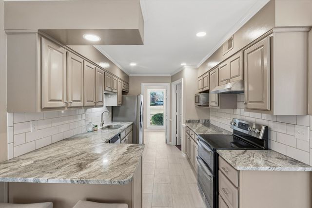 2910 BELGRAVE DR, Germantown, TN 38138