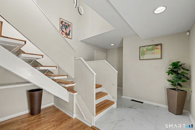 480 Riders Lane, Fairfield, CT 06824