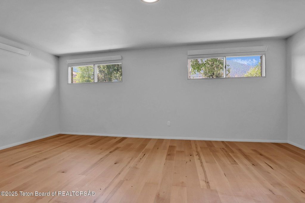 475 W KELLY Avenue, Jackson, WY 83001 photo 16