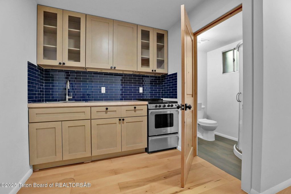 475 W KELLY Avenue, Jackson, WY 83001 photo 18