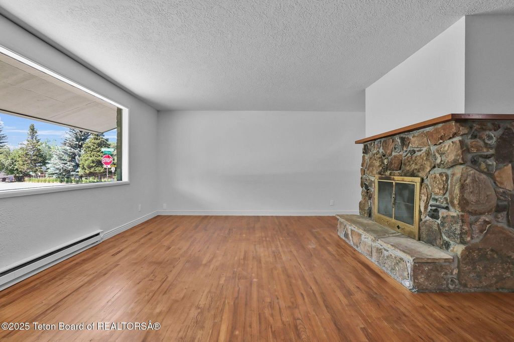 475 W KELLY Avenue, Jackson, WY 83001 photo 4