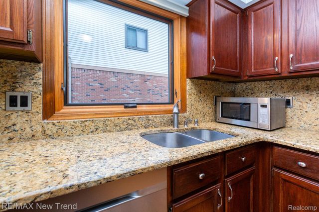 24859 WHITE PLAINS, Novi, MI 48374