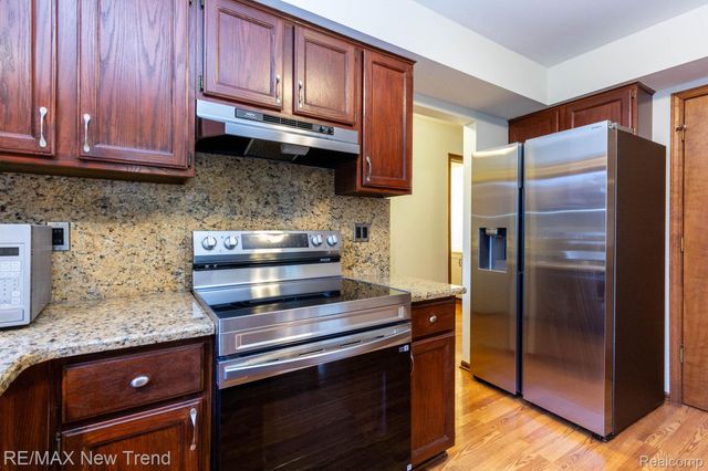 24859 WHITE PLAINS, Novi, MI 48374