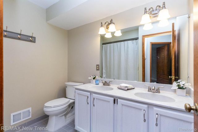 24859 WHITE PLAINS, Novi, MI 48374