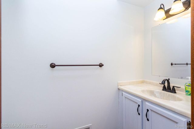 24859 WHITE PLAINS, Novi, MI 48374