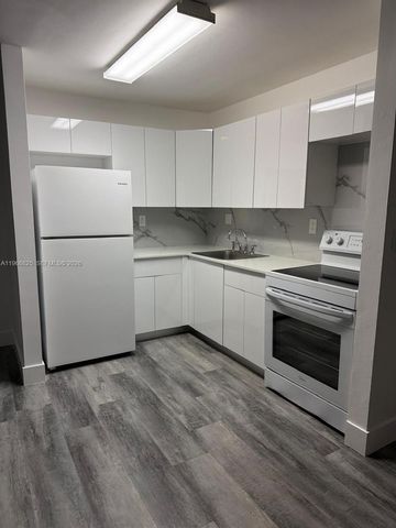 15610 SW 80th St J-102, Miami, FL 33193